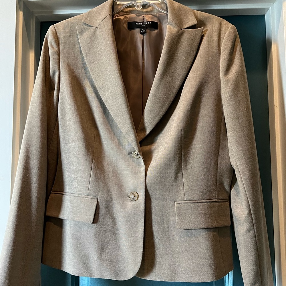 Nine West 2 piece suit, size 8